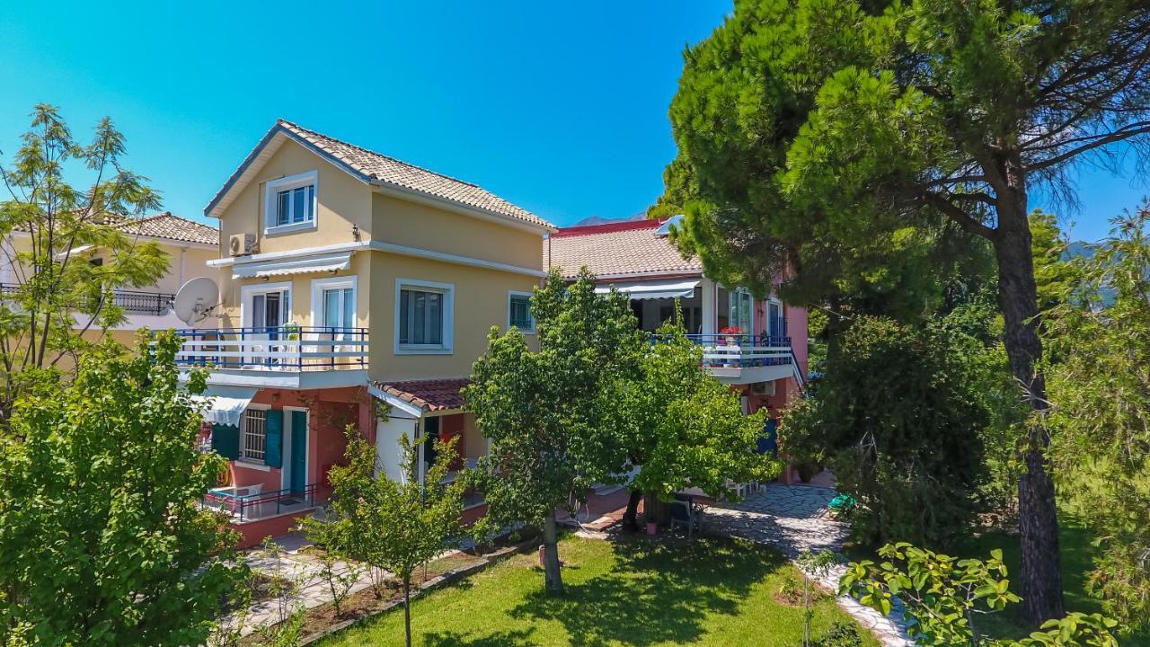 Palmyra Beachfront Studios Nydri  Exteriér fotografie